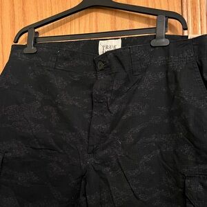 DXL - True Nation Black Heather cargo shorts